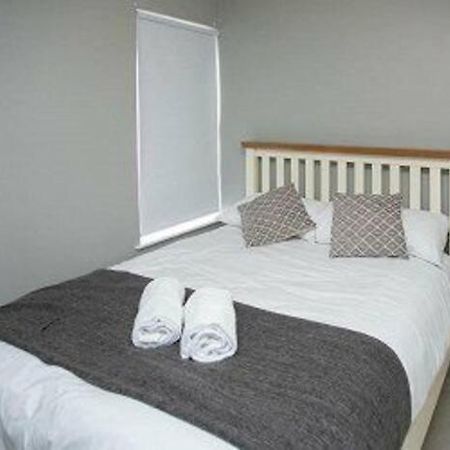 Amazing 3 Bedroom Home, Prime Bt1 Postcode And City Centre Location Belfast Exterior foto